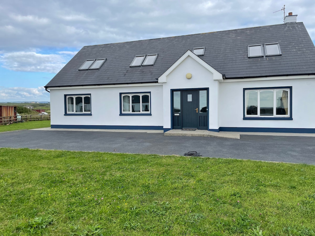 Modern 5 bedroom house in Spanish Point, Co Clare!