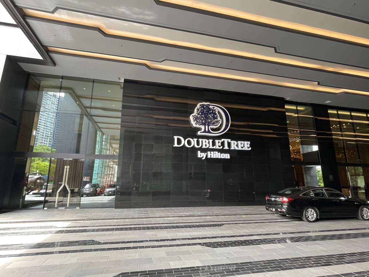 俯瞰I城市希尔顿酒店双树酒店（ Hotel Double Tree ）的公寓