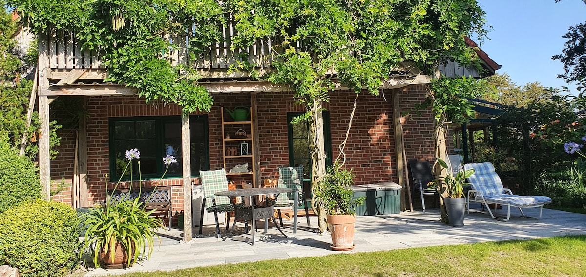 Großzügige Ferienwohnung mit Garten