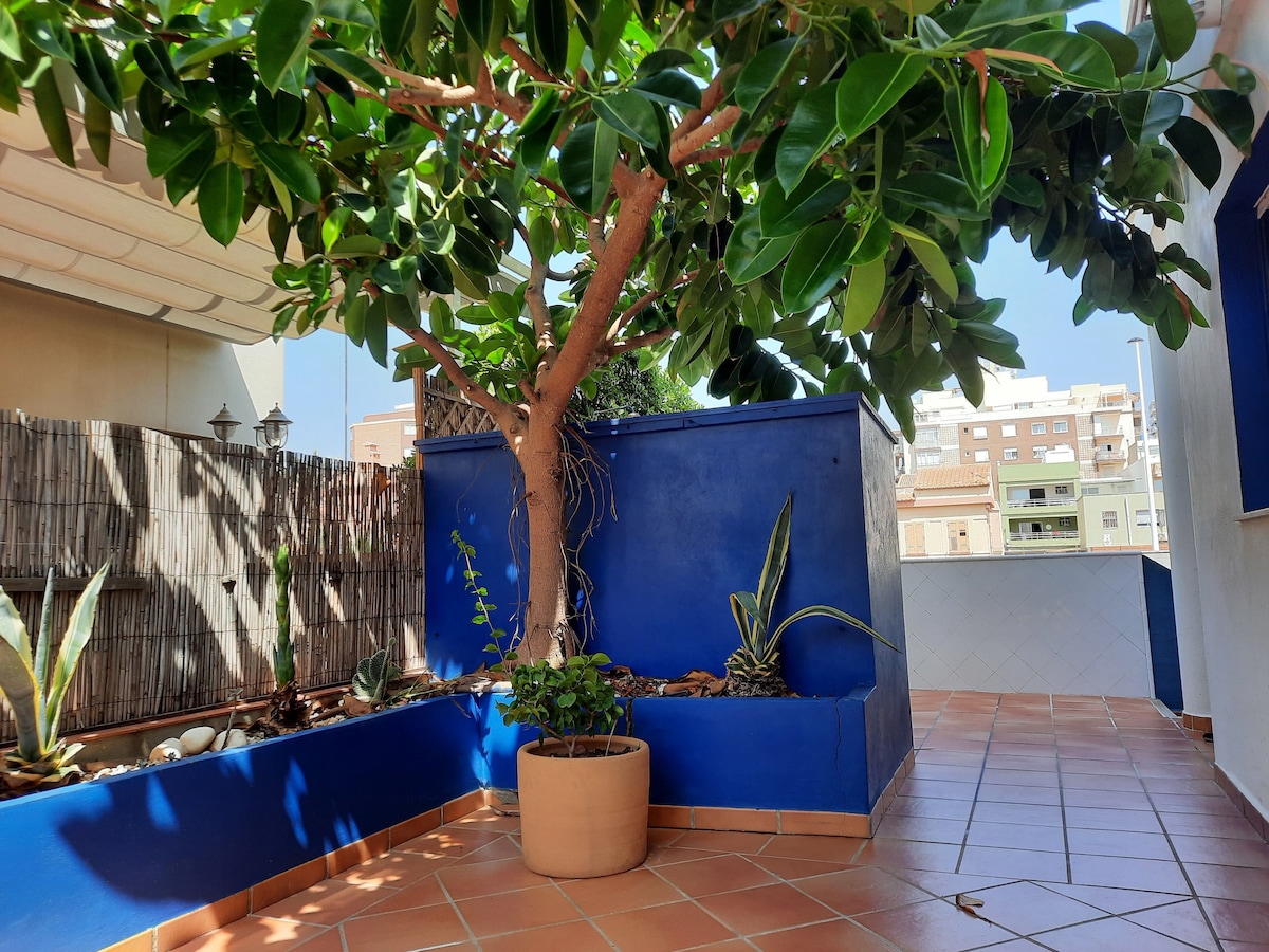 Bungalow en la playa con piscina y terraza amplia