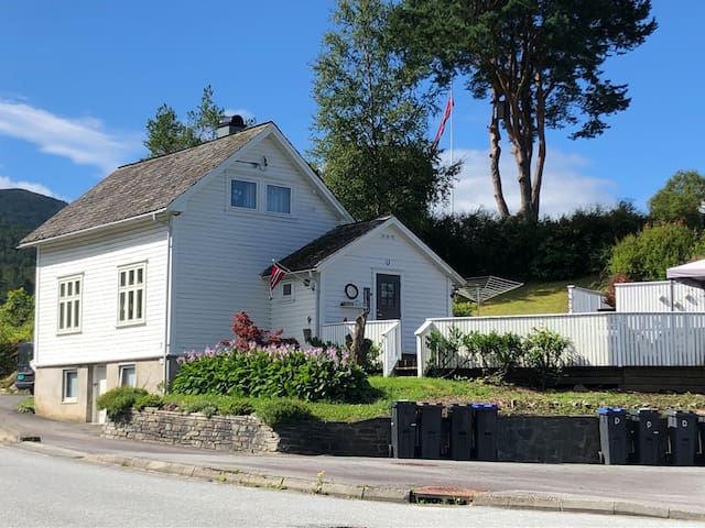 Skånevik的民宿