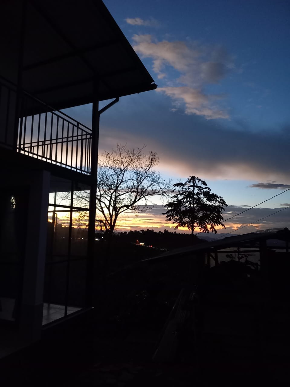 Casa campestre nueva con hermoso mirador, 23°C.