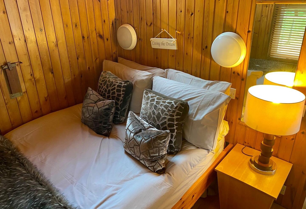 Jura Cabin -迷人的小木屋，景色迷人。