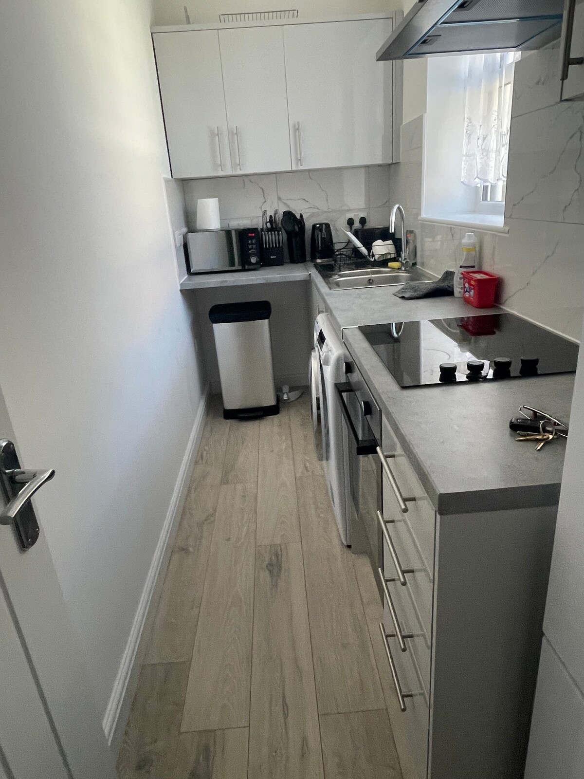 2 Bedroom Flat | Town Centre | Free Parking