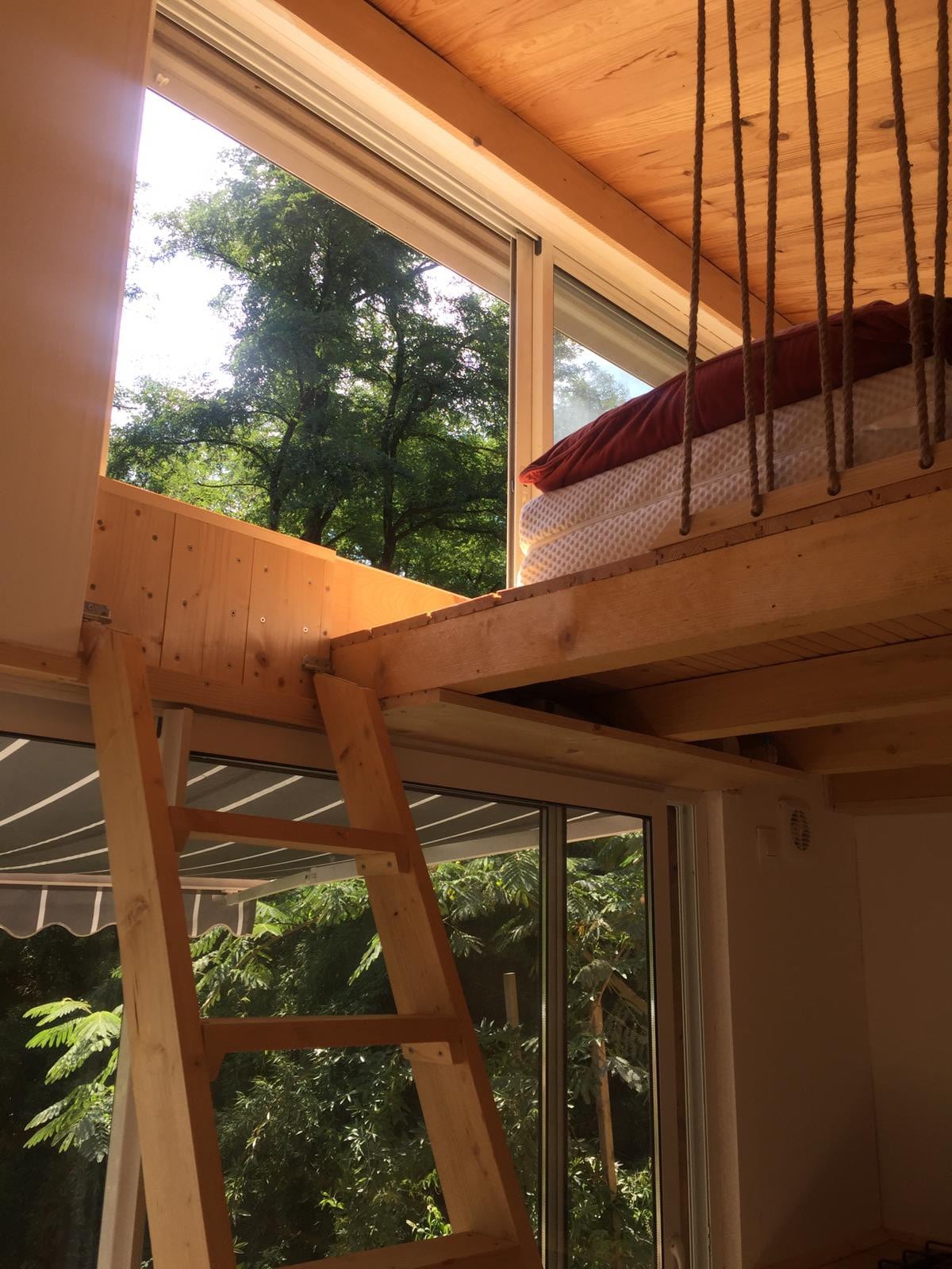 Studio paisible privée, magnifique vue sur forêt