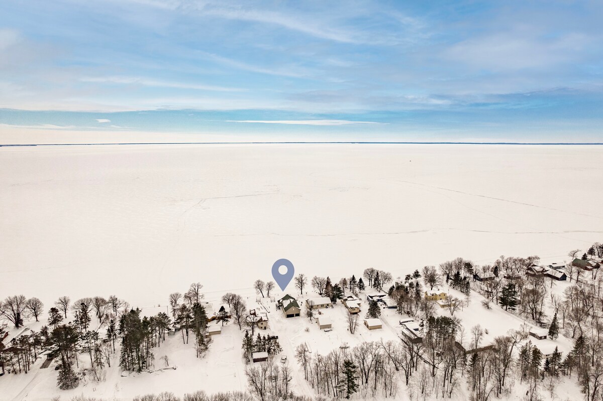 Waterfront Lakehome on Mille Lacs @ The Hideaway