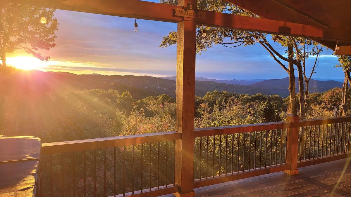 Peak Perfection: Views, Hot Tub, Tranquility