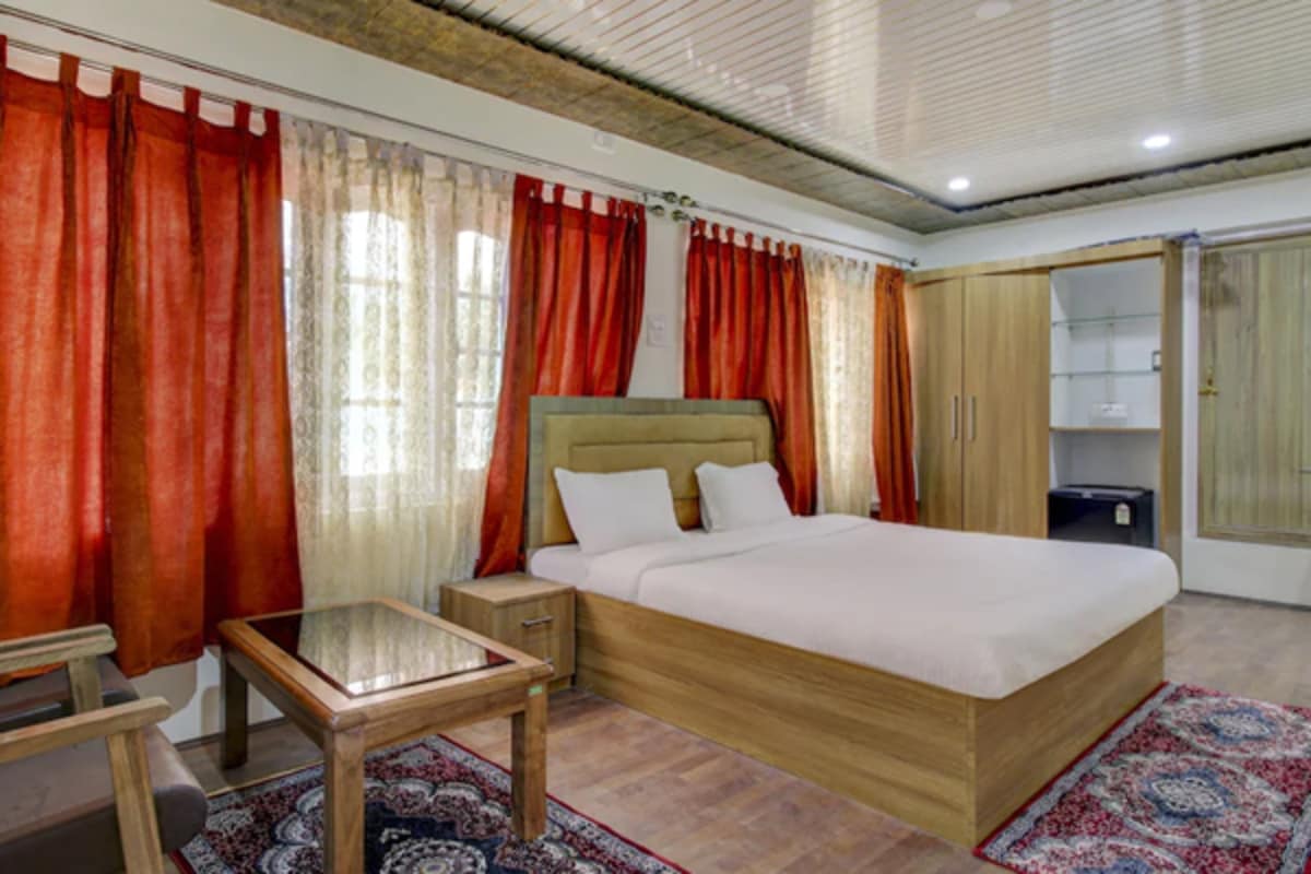 Deluxe Room with Breakfast at Srinagar