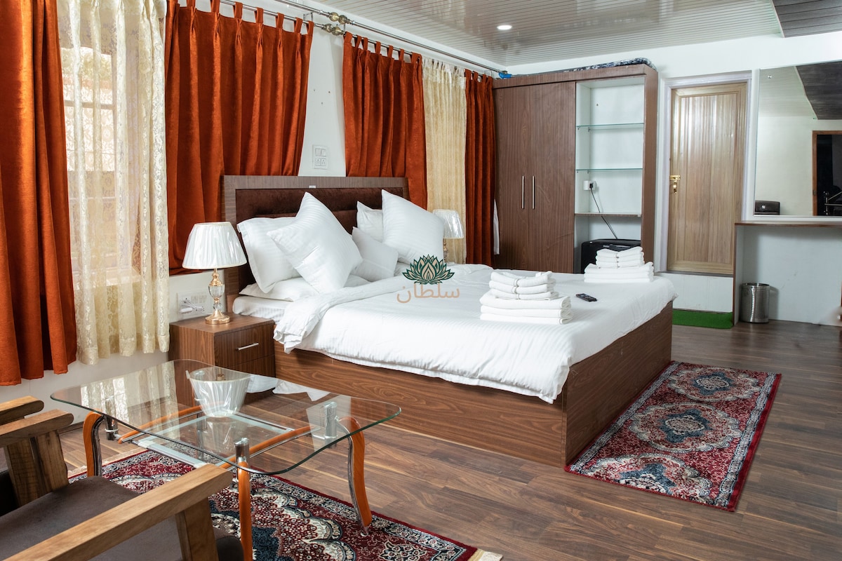 Deluxe Rooms in Srinagar