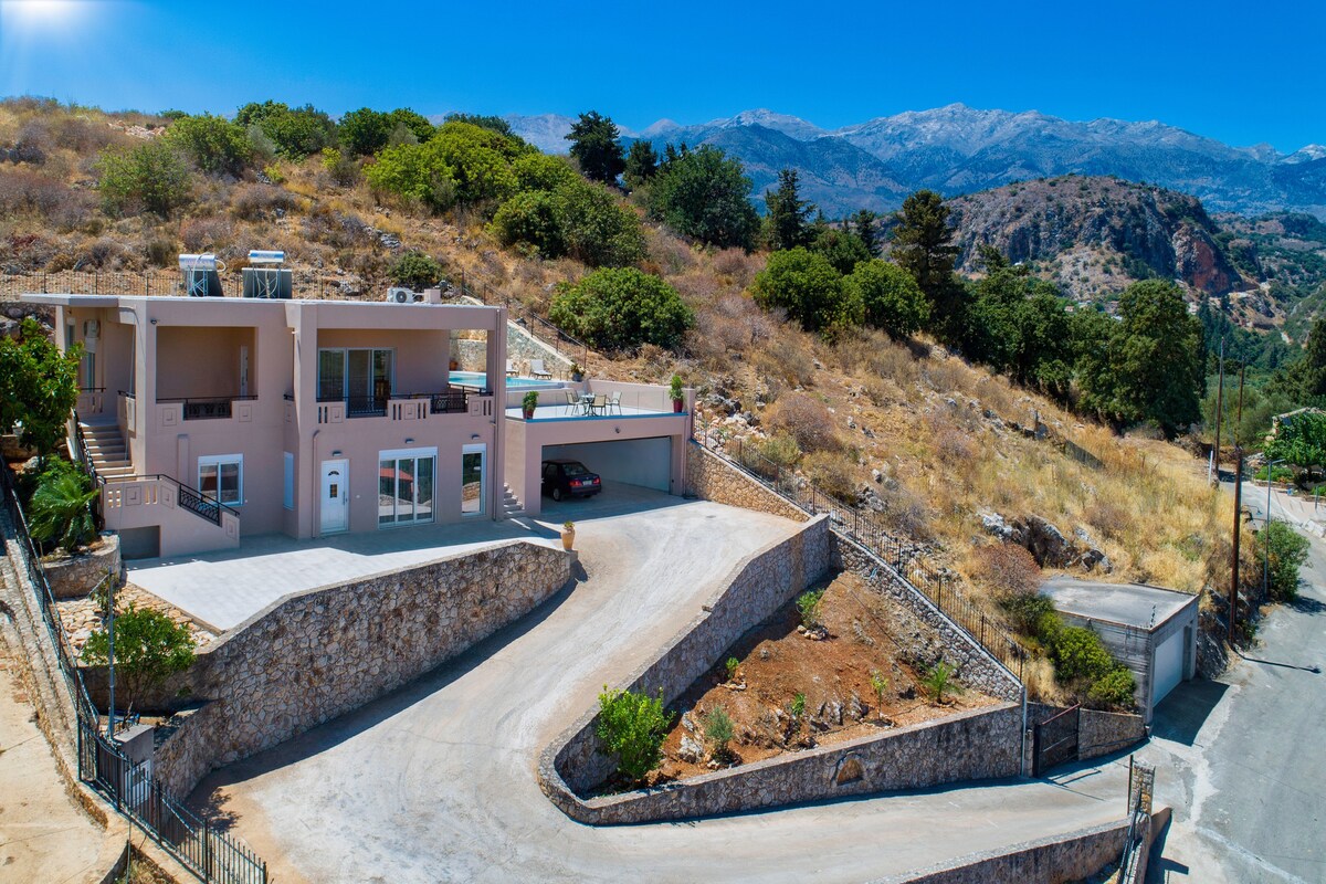 Iconic Villa with private pool and sea view