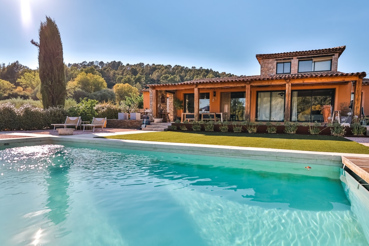 Luxe vrijstaande villa met privé zwembad.