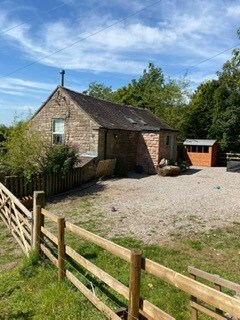 Quirky 2 bedroom barn with log burner and beams