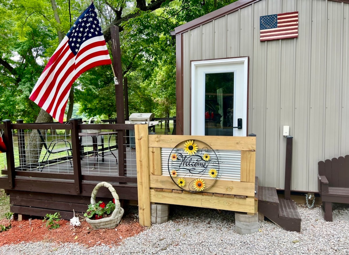 The Roost Tiny Home -Cozy and Quiet 4 Season