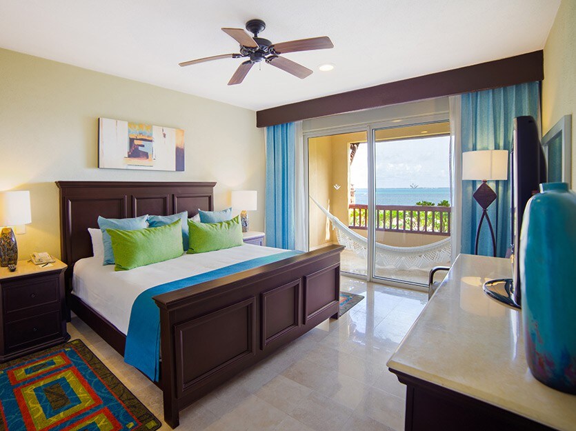 2-Bdrm Suite @ Luxurious 5 Star Beachside Resort