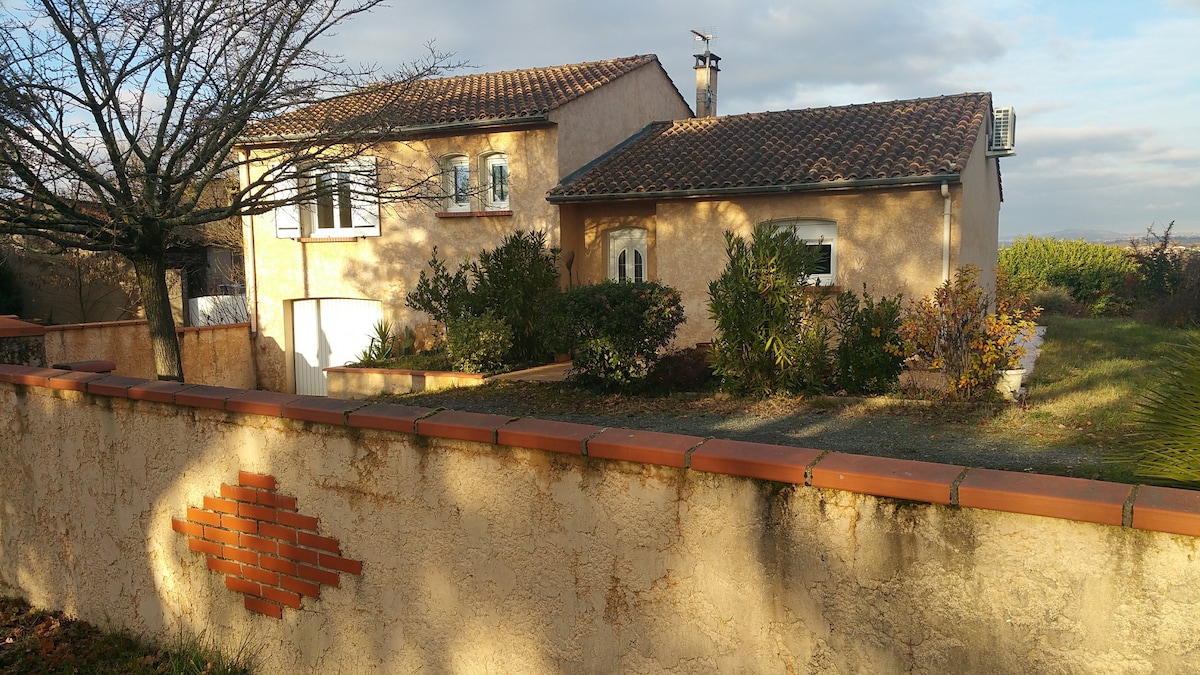 Maison indépendante et calme -linge maison compris