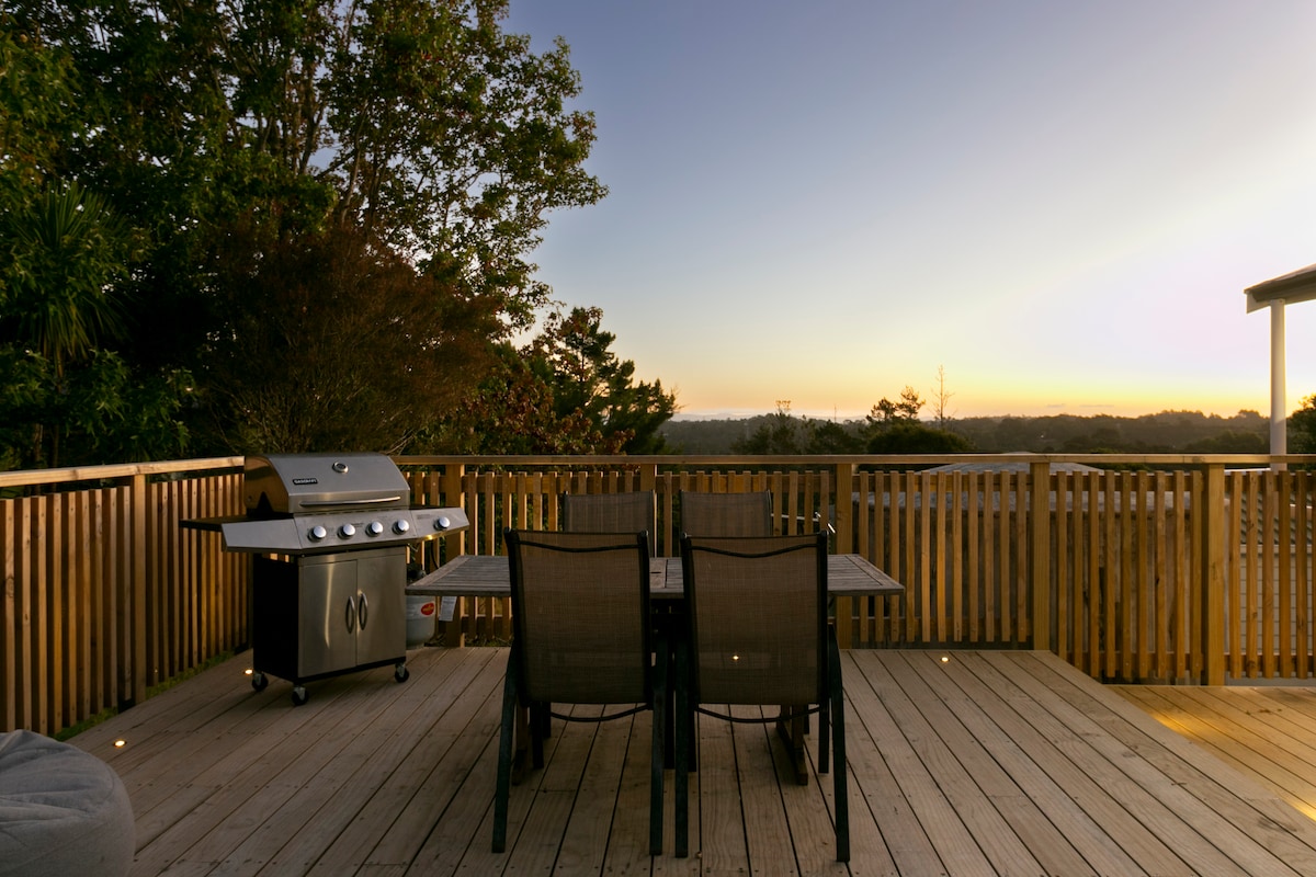 Country views - hot tub - deck - private - Albany