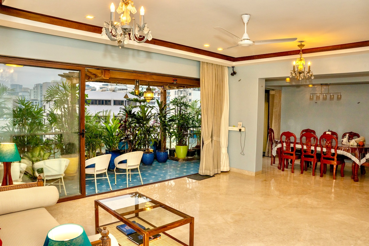 Plush 2  bedroom apartment in the heart of Bandra