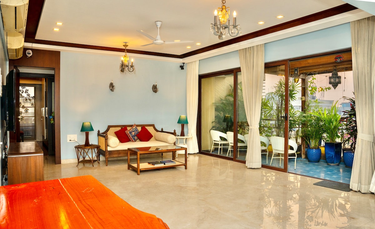 Plush 2  bedroom apartment in the heart of Bandra