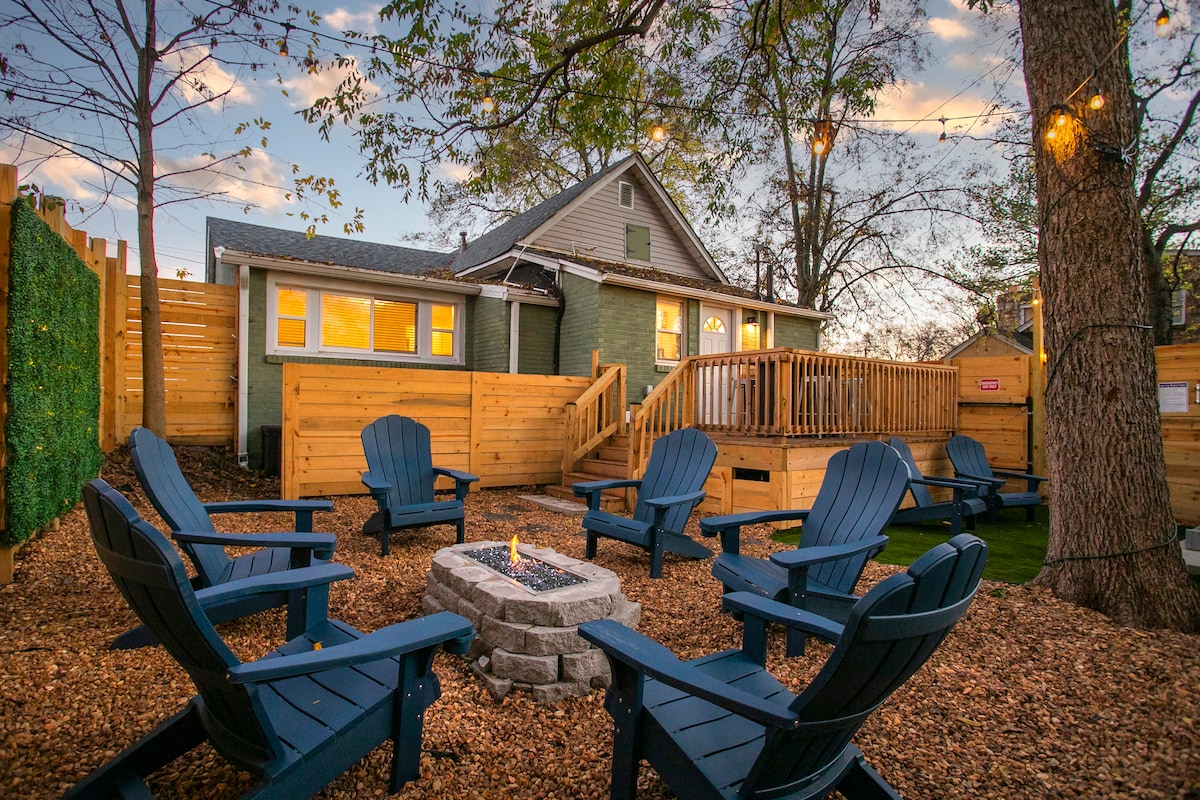 HotTub-Firepit-Cozy Cottage-9min to DT