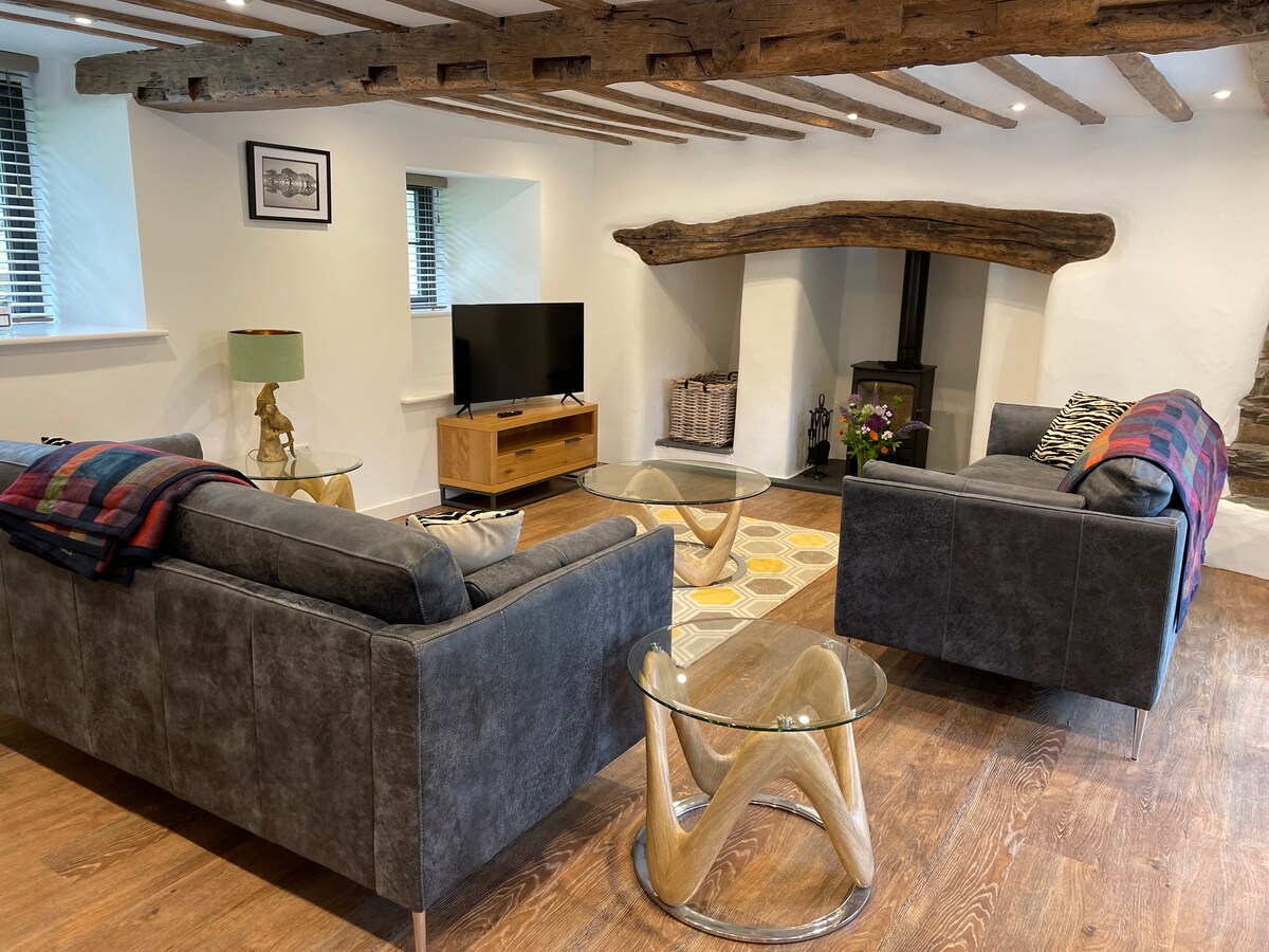 Luxury 3 bed cottage with Hot Tub in Snowdonia