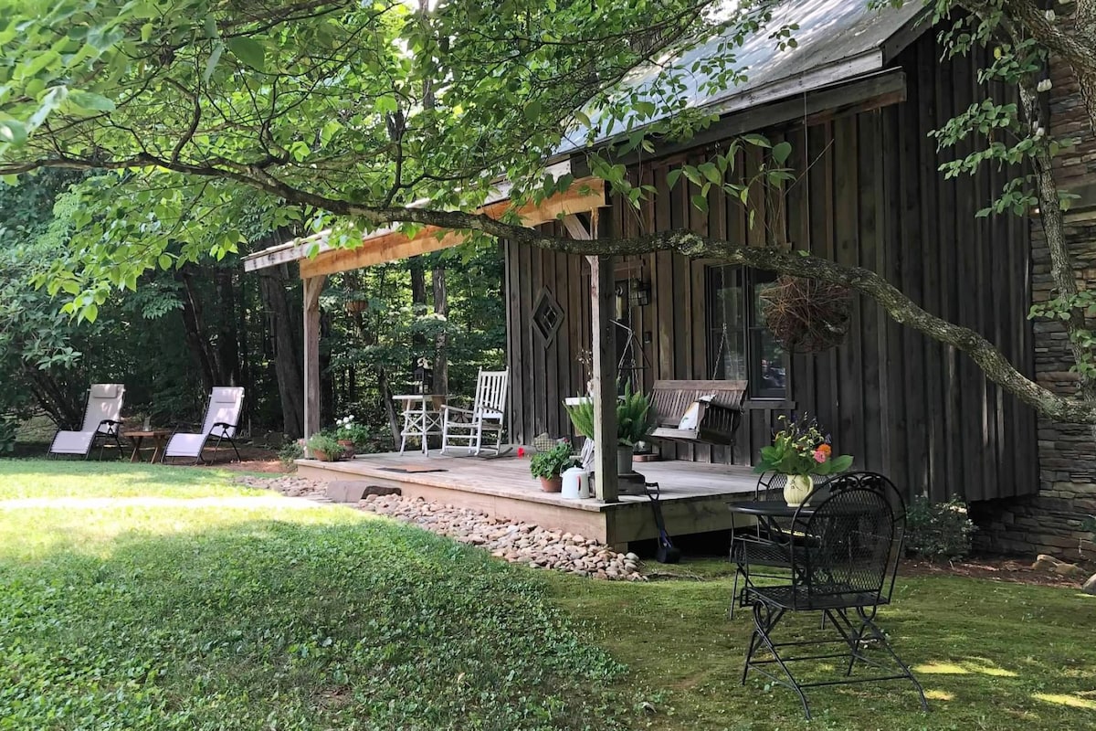 Quaint cabin in rural area on 35 acre farm