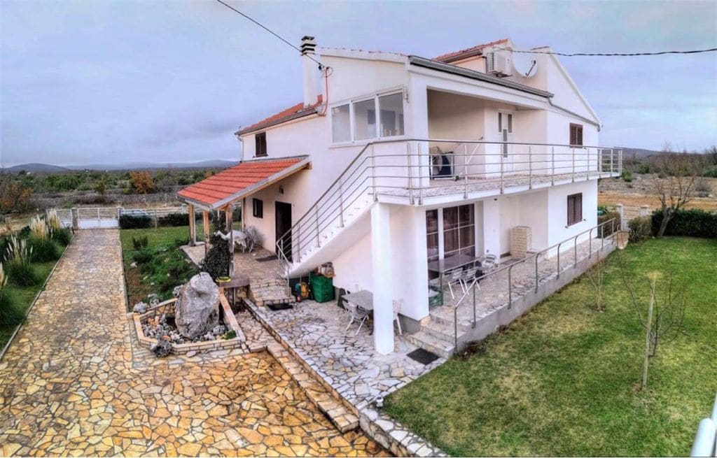 Quiet Place with Pool & Garden near Krka NP