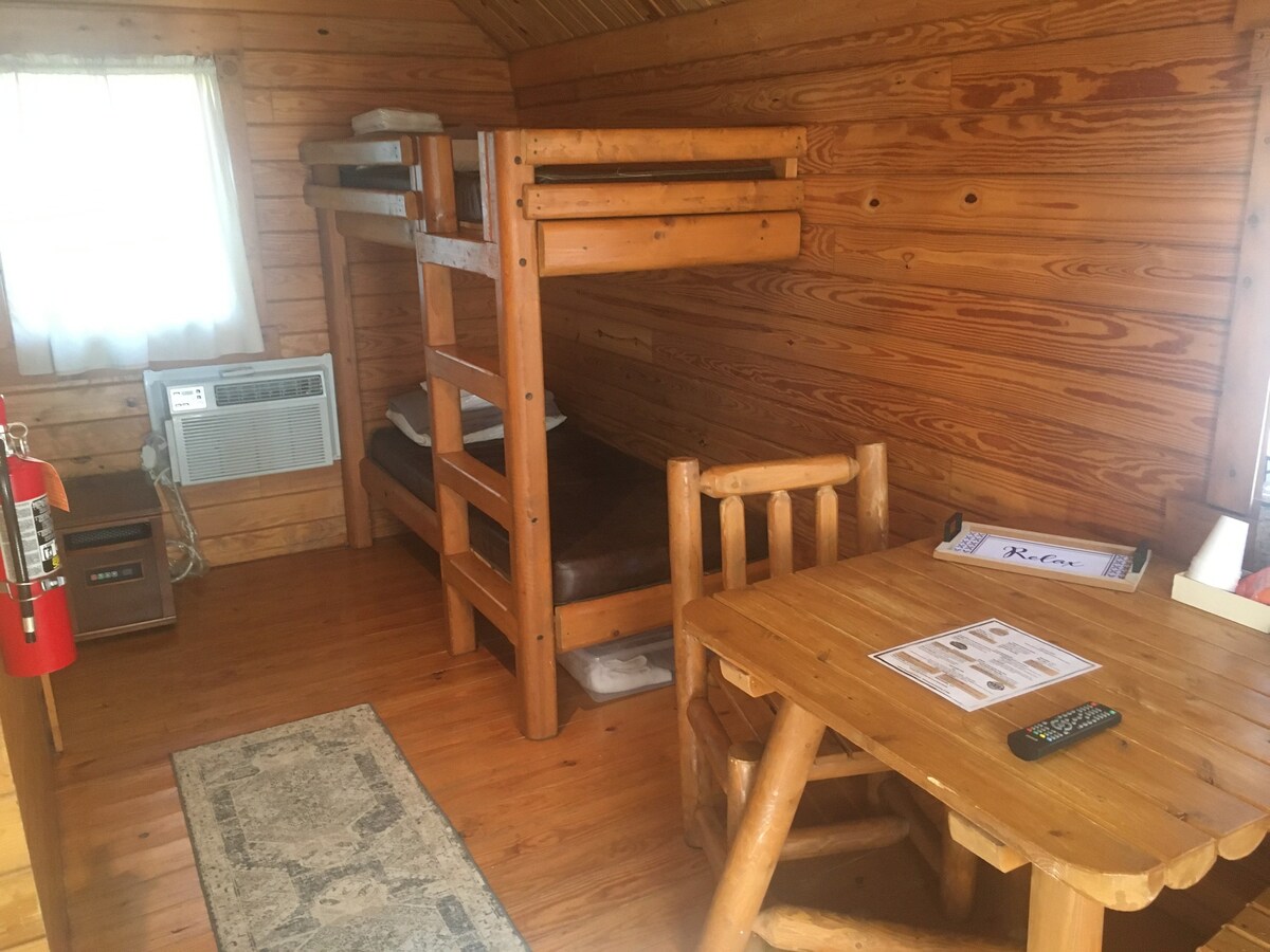 Cozy cabin hideaway #3