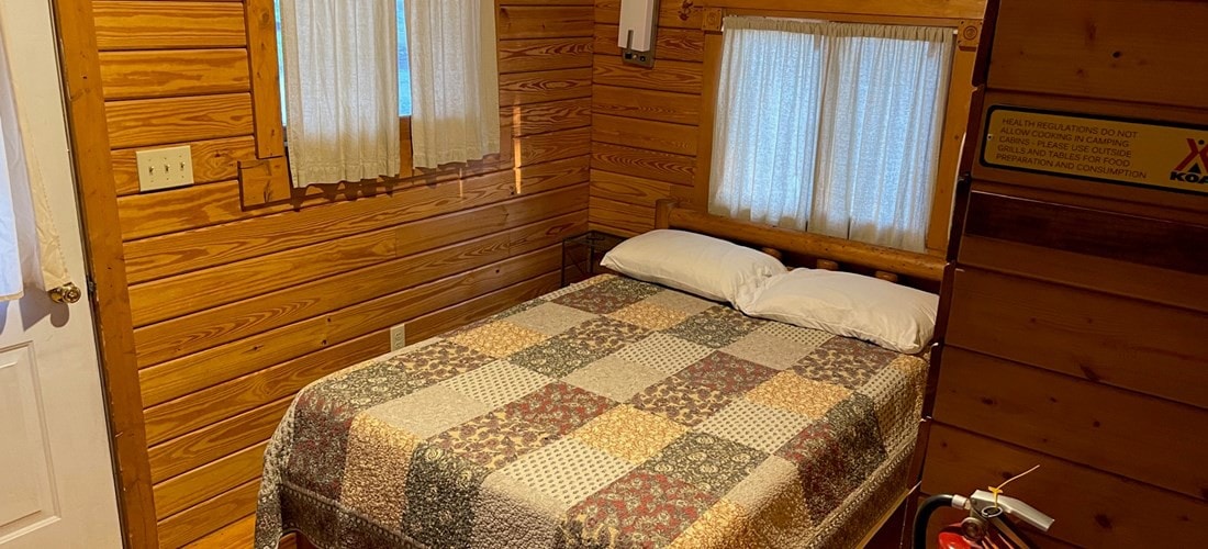 Cozy cabin hideaway #3