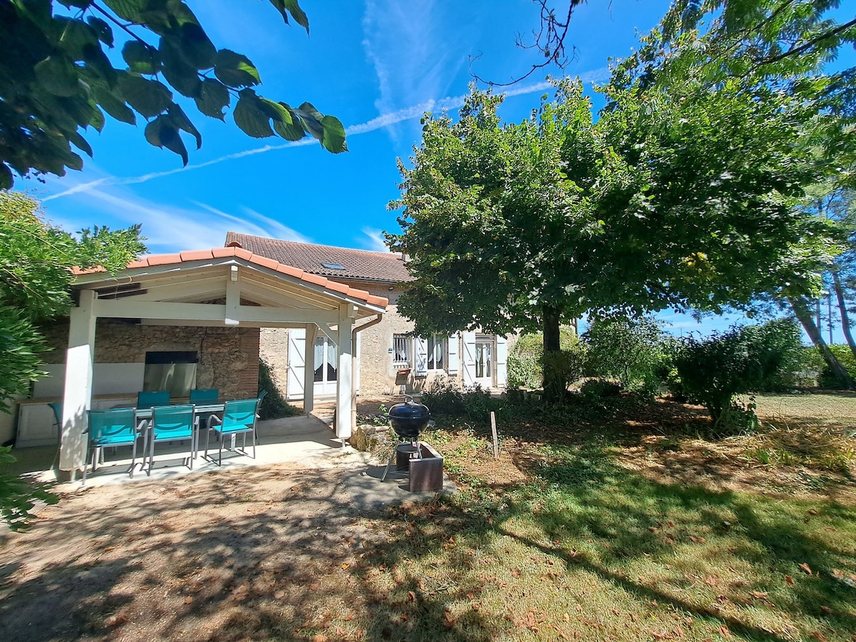 Maison chaleureuse avec grand jardin