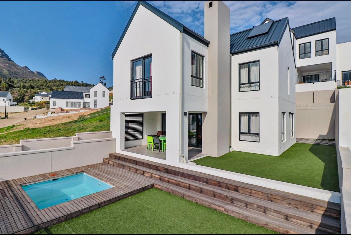 3 Bedroom Stellenbosch Estate House with Pool