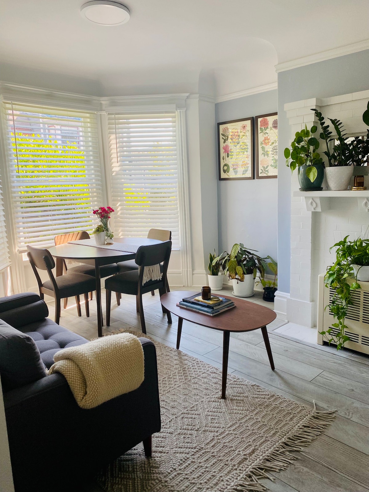 Private bed/bath in sun-drenched, clean NOPA apt!