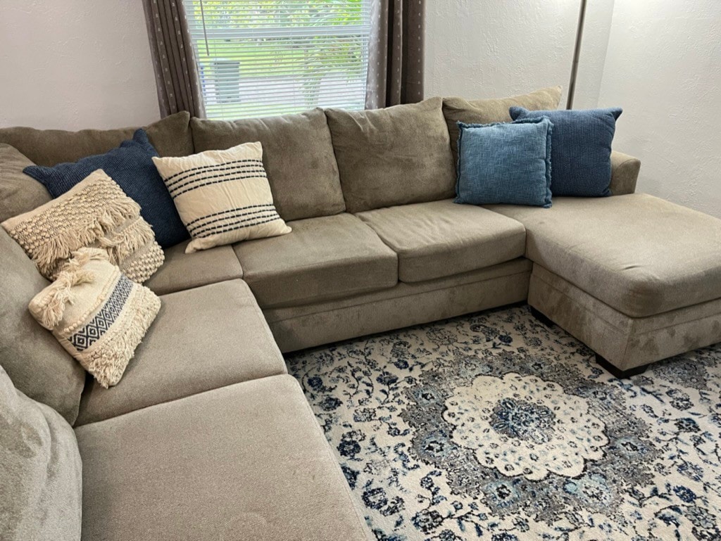 Charming and comfy apt near downtown