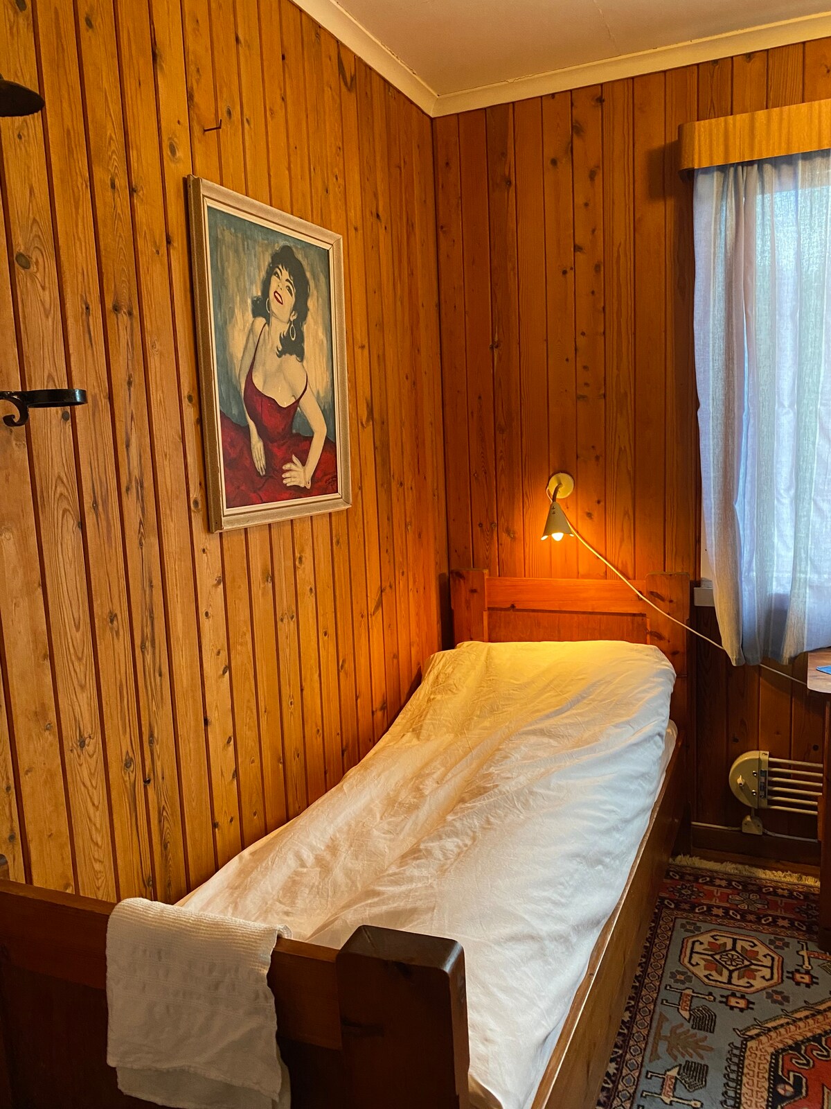 Svingen Turistheim。1张床。房间10