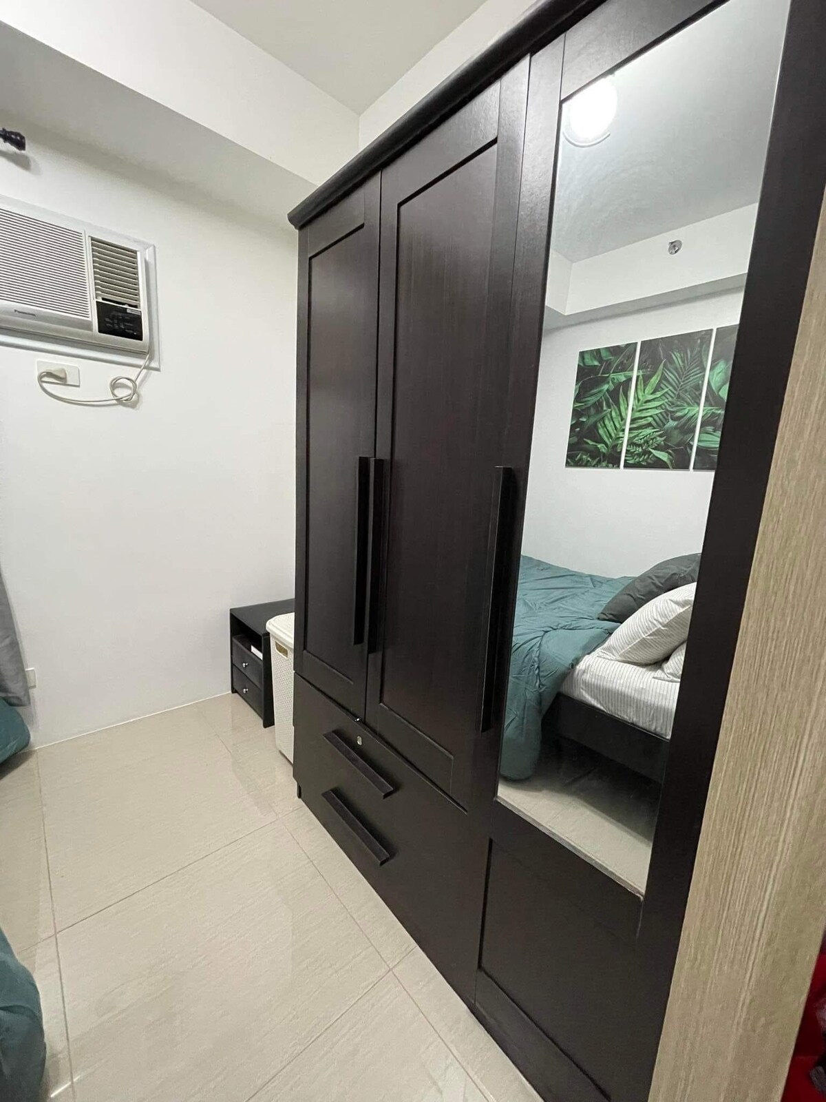 放松的1间卧室，配备全套便利设施。
