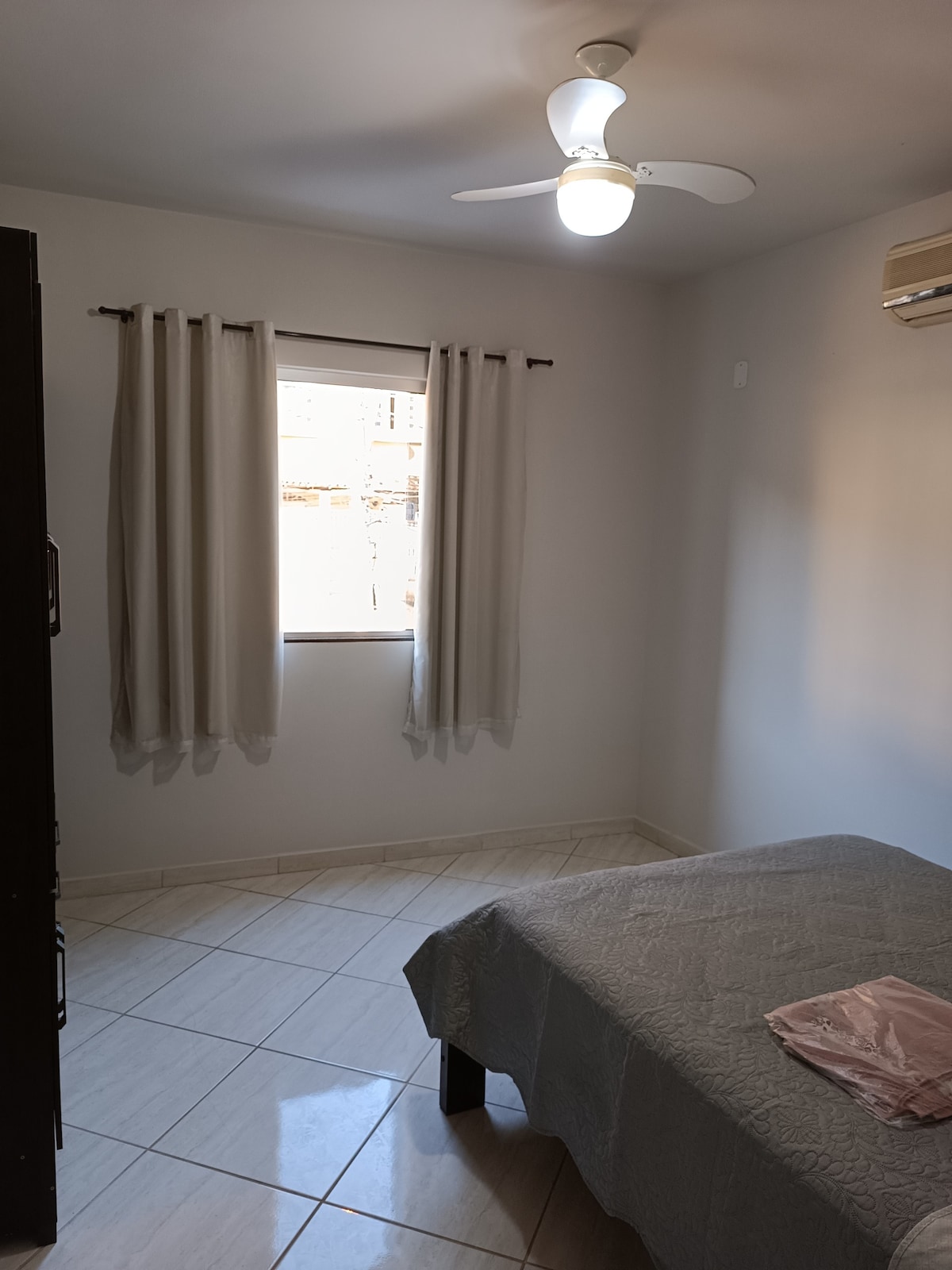 Apartamento com 02 quartos no primeiro andar