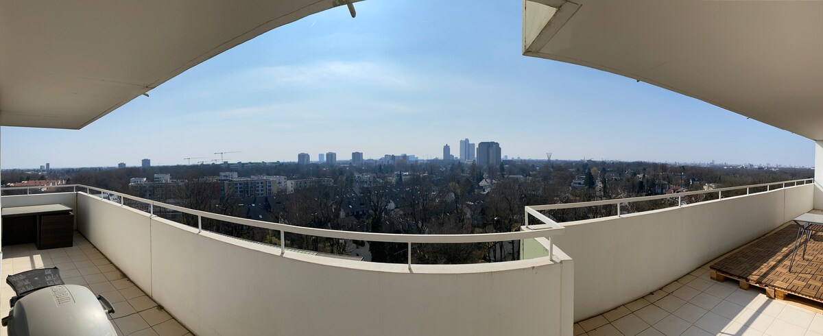 可俯瞰整个慕尼黑的现代露台公寓