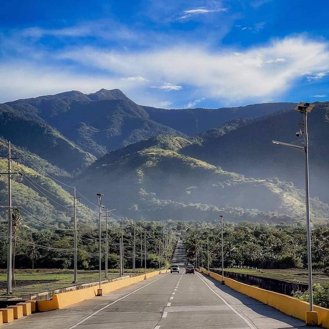 享受大自然的美景。360度山景！