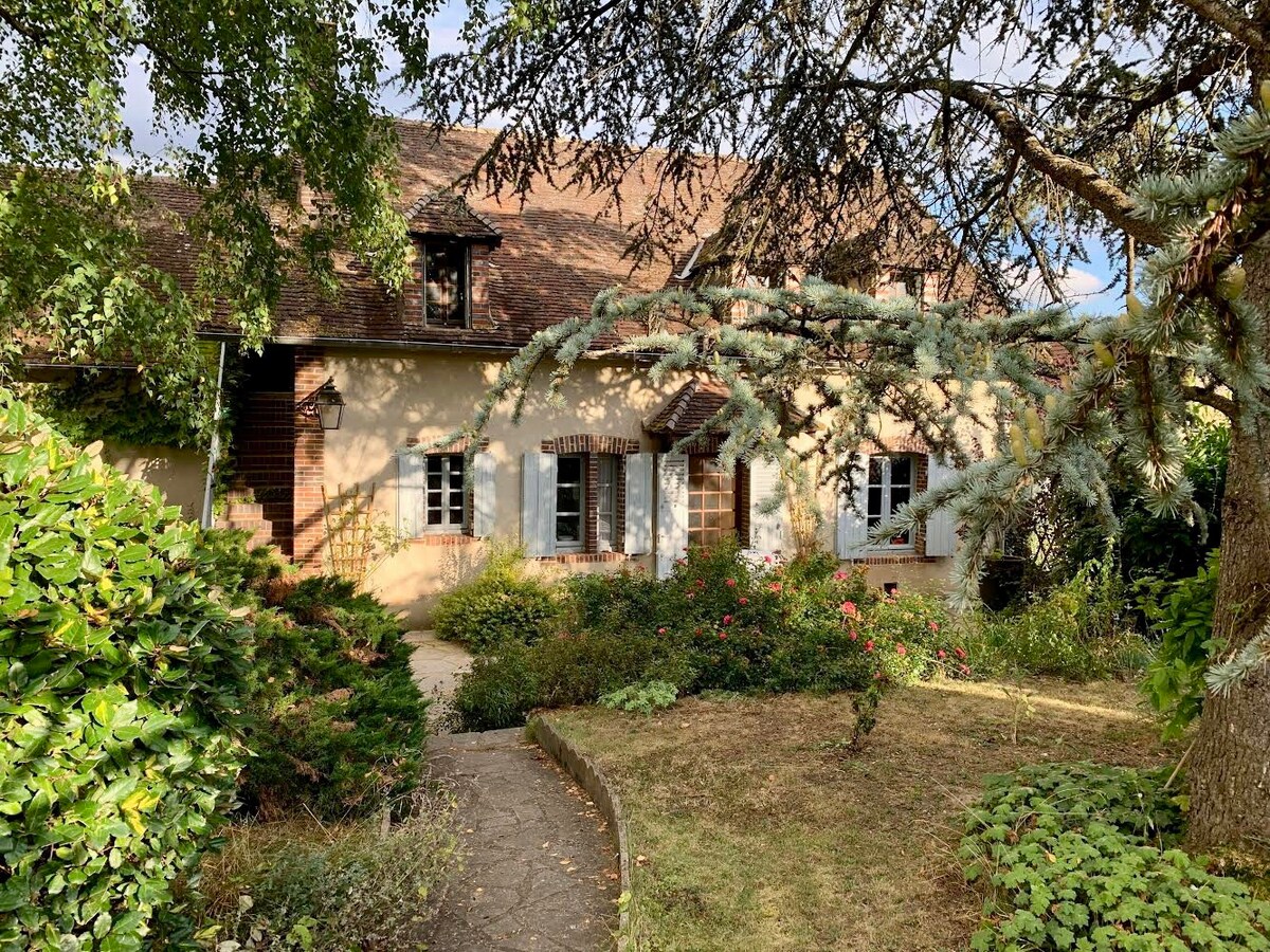 Maison de campagne authentique en Puisaye pour 8p