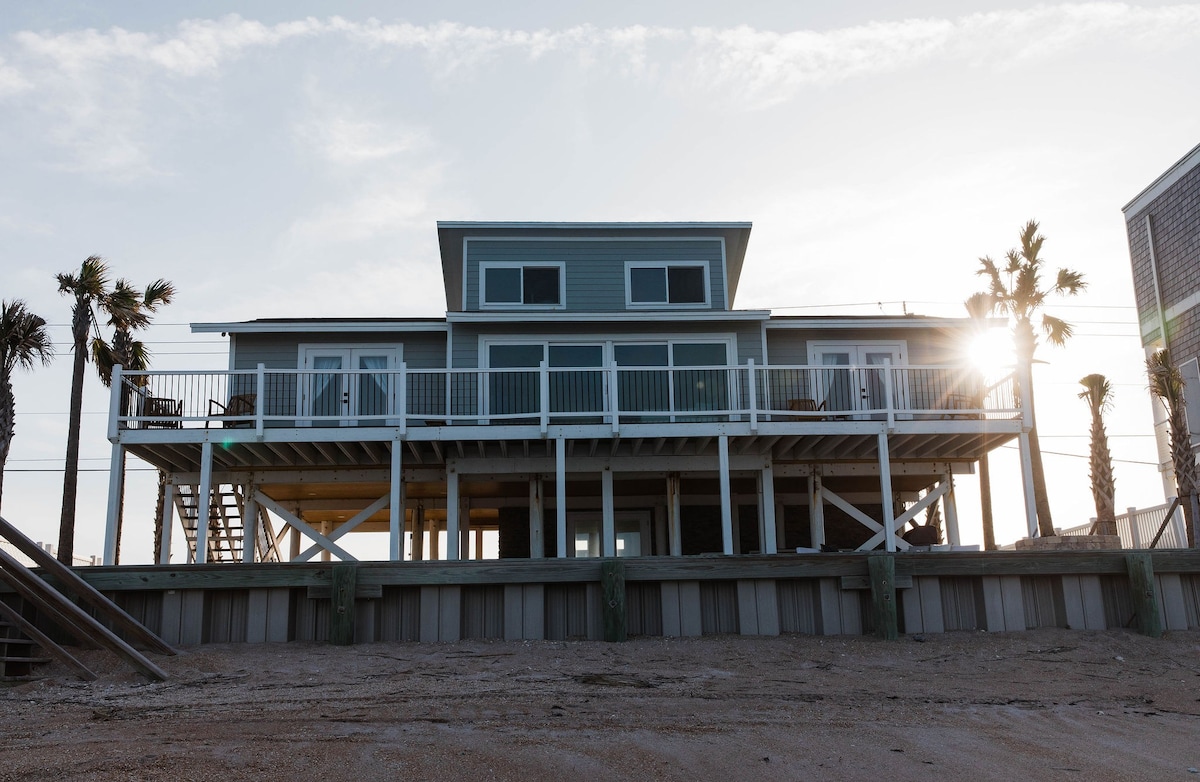 Enjoy Sunrise every morning Beach House