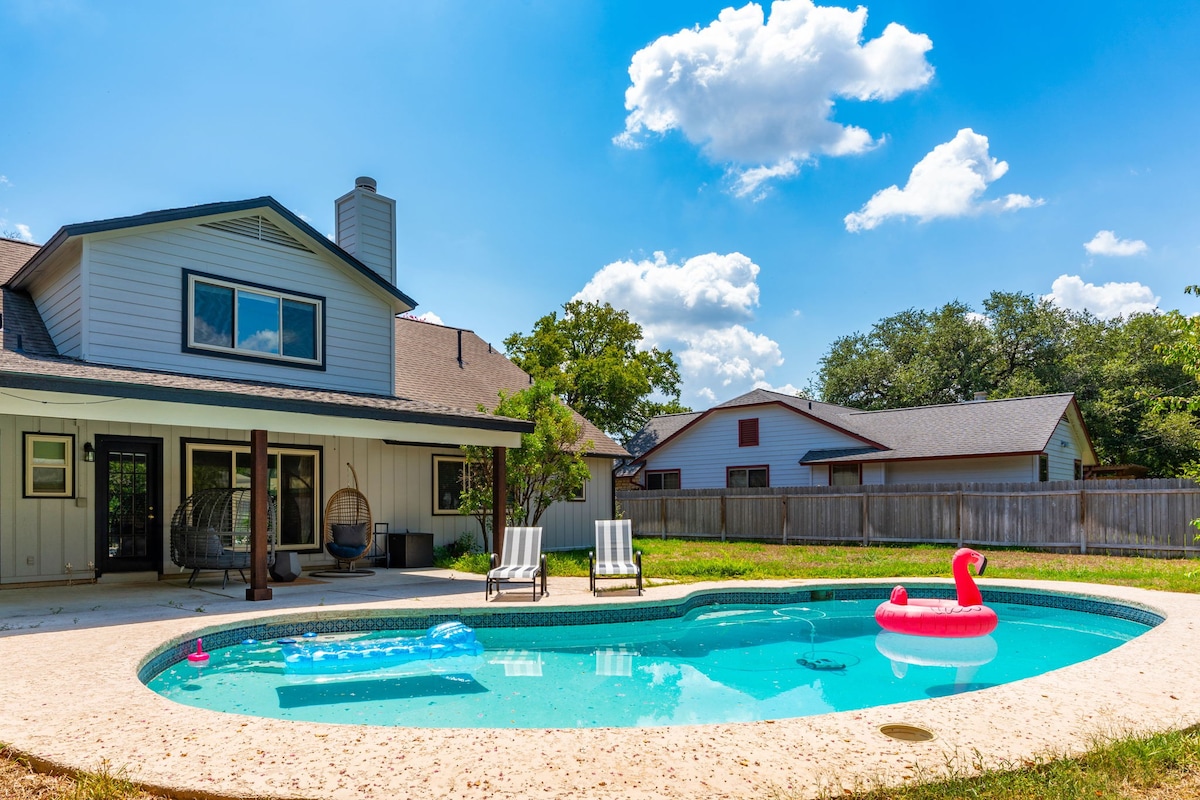 That 70s House -Fun 6 Bedroom W/Pool & Game Room