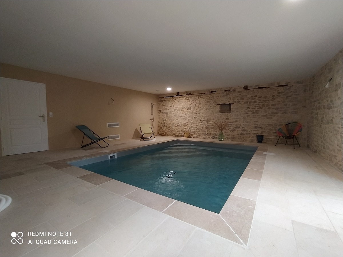 「La Dordogne」-室内游泳池- PMR无障碍