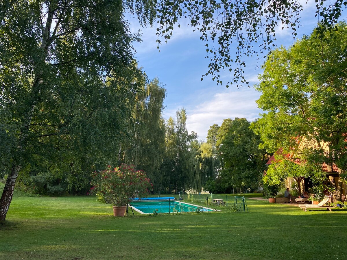 Gartenhaus am Kersdorfer See mit Pool &Tennisplatz