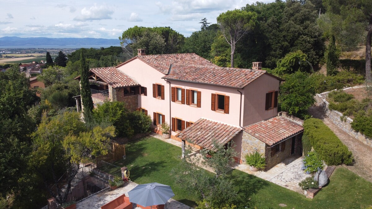 Brunello Lux Villa with pool a Fontanaro Property