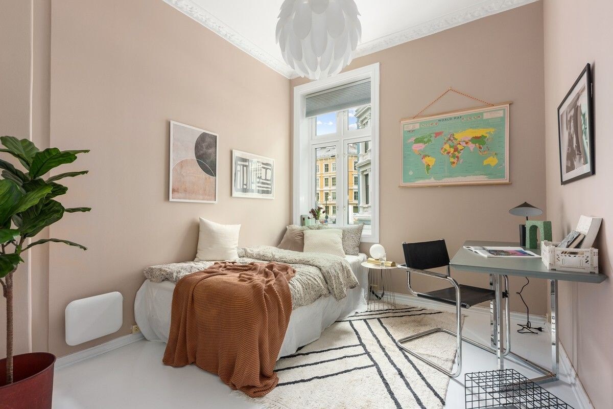 Beautiful room in classical apartment in Gamlebyen