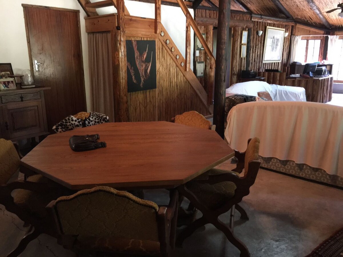 Comfortable 4-bedroom log home at Sodwana Bay