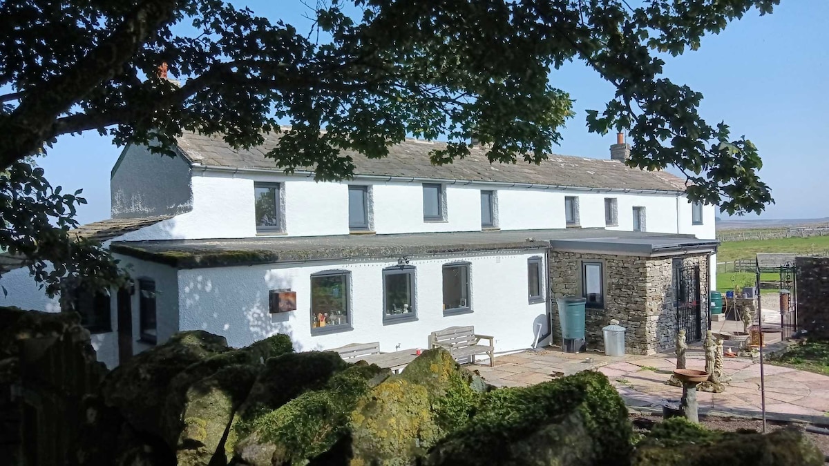 Double room in the Yorkshire Dales. Sheep