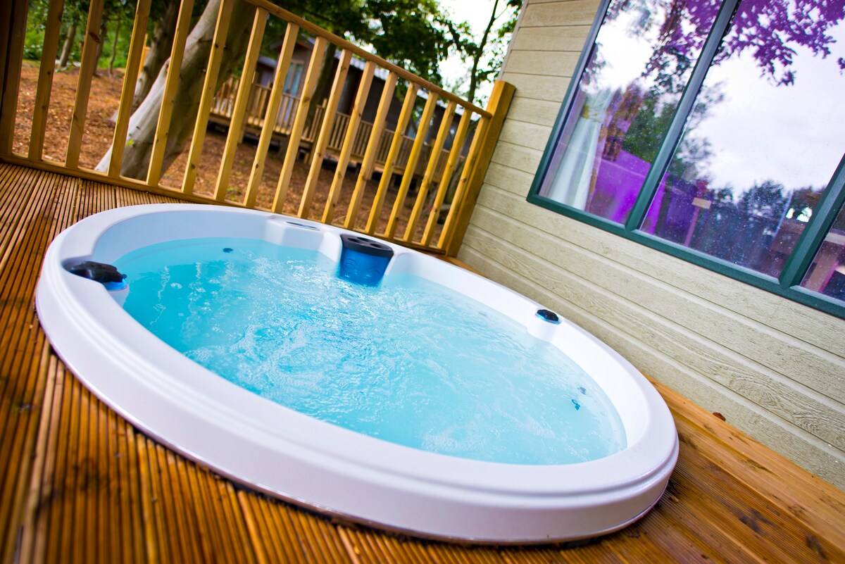 Pavilion Lodge - 2Bed with Hot tub