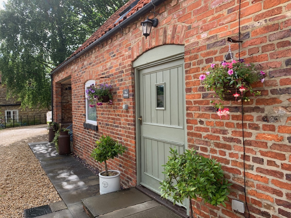 The Bolthole (barn with wood-fired hot-tub)