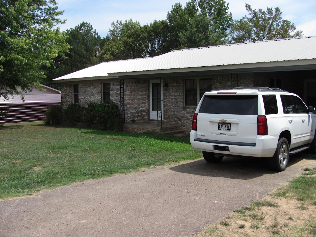 3-Bedroom Home in a quiet neighborhood