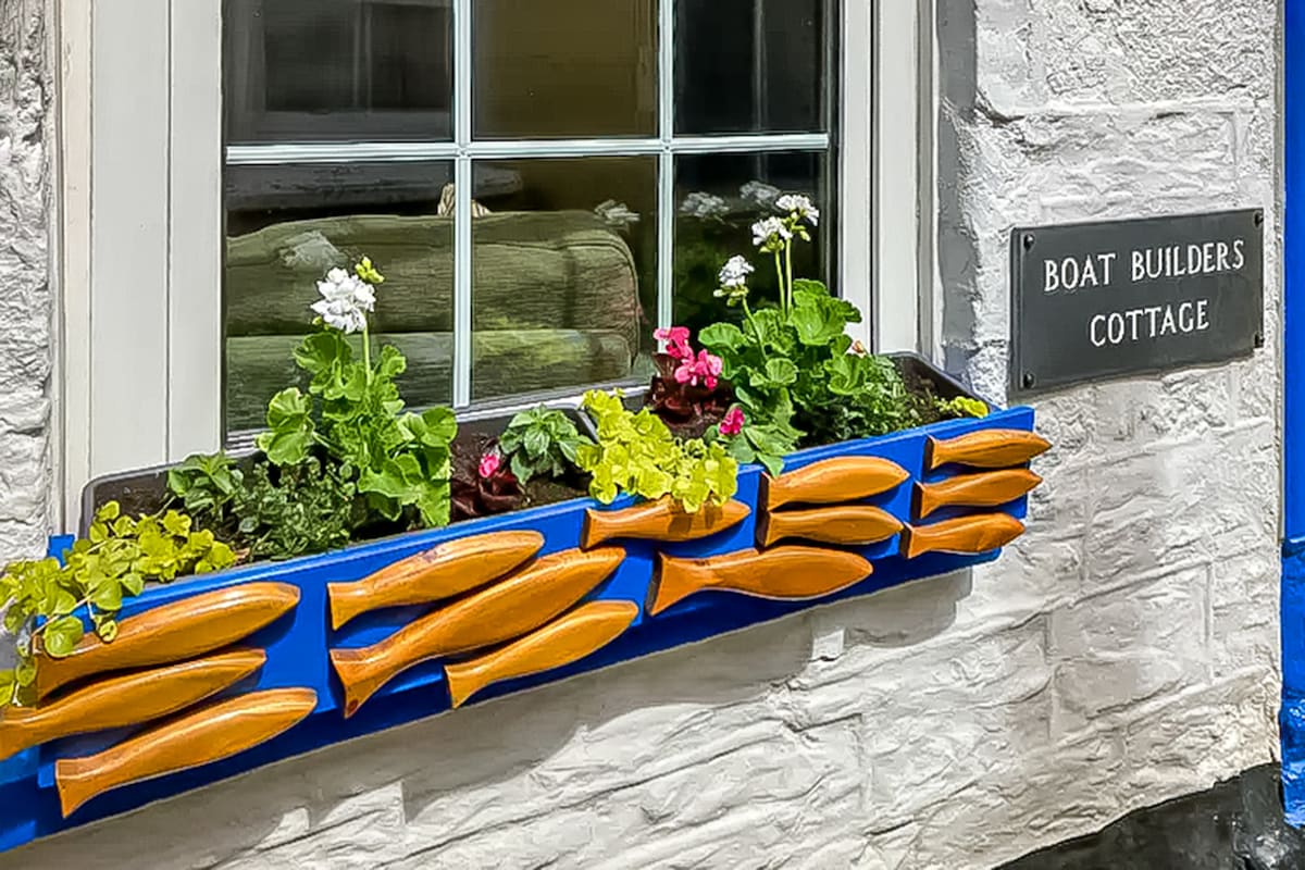 Boat Builders Cottage. Close to harbour